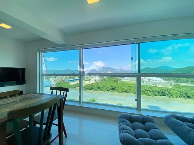 Apartamento com 161m² 3 quartos e 4 banheiros, à venda, no bairro Centro em Balneário Camboriú