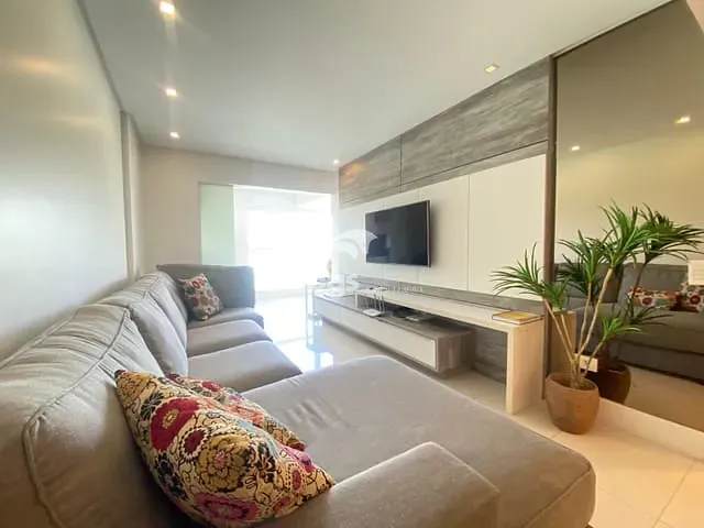 Apartamento com 161m² 3 quartos e 4 banheiros, à venda, no bairro Centro em Balneário Camboriú