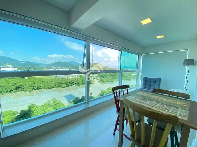 Apartamento com 161m² 3 quartos e 4 banheiros, à venda, no bairro Centro em Balneário Camboriú