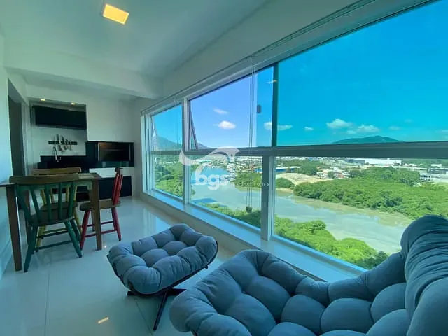 Apartamento com 161m² 3 quartos e 4 banheiros, à venda, no bairro Centro em Balneário Camboriú