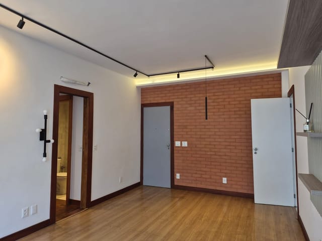 Apartamento 2 quartos e 3 banheiros, para alugar, no bairro Centro em Petrópolis