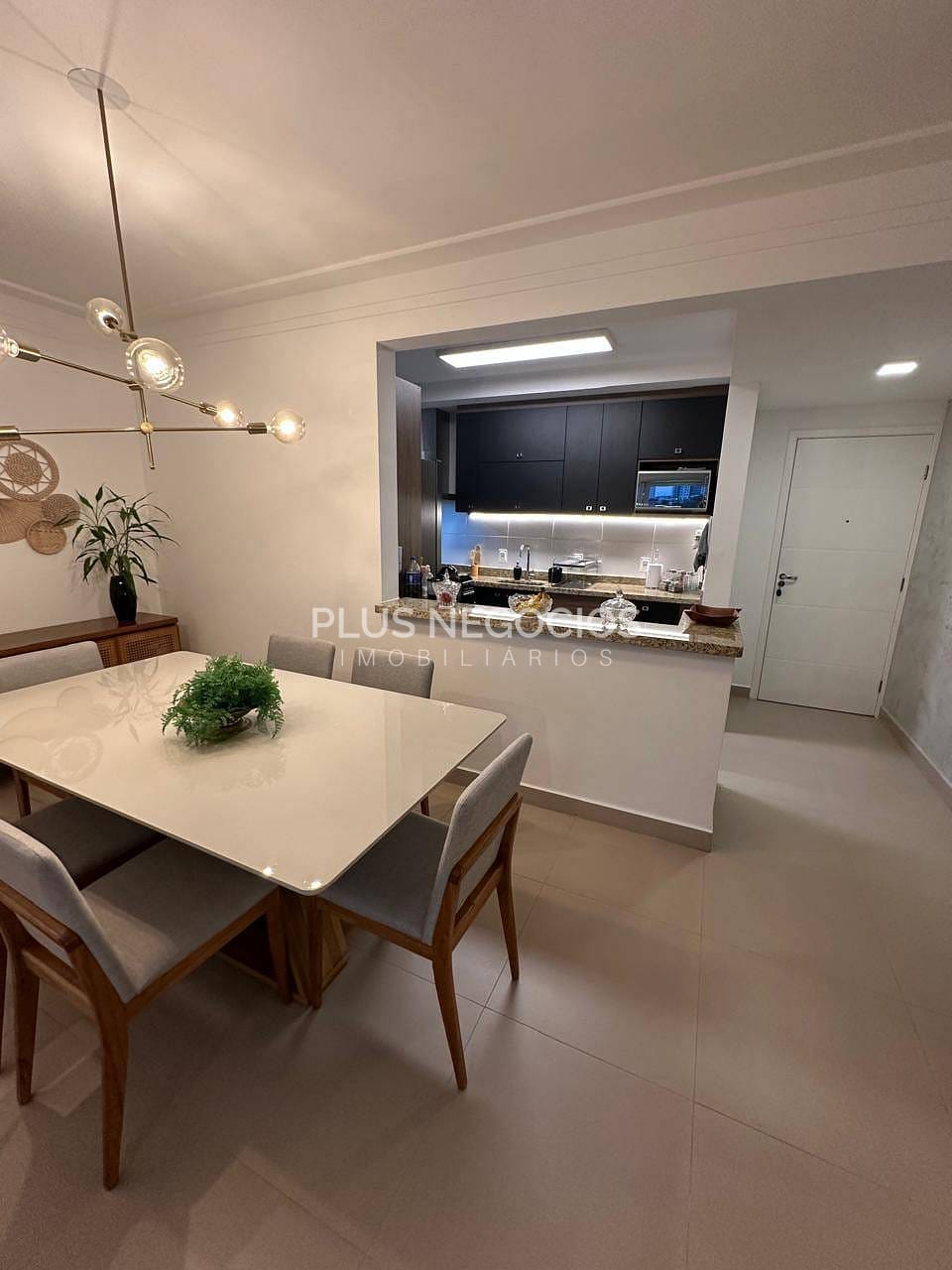Apartamento à venda com 3 quartos, 93m² - Foto 8