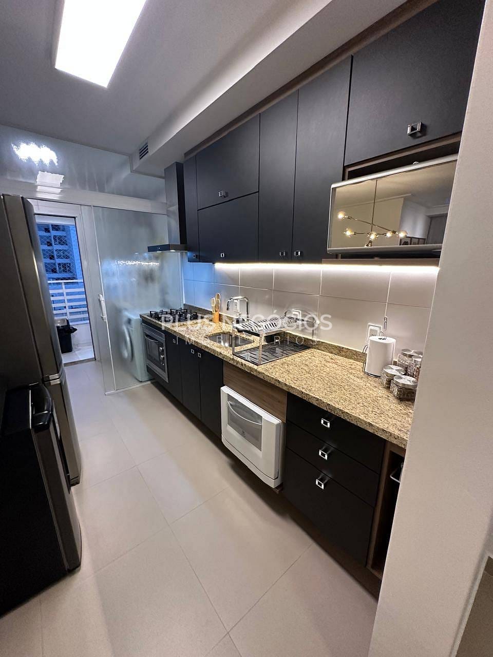 Apartamento à venda com 3 quartos, 93m² - Foto 11