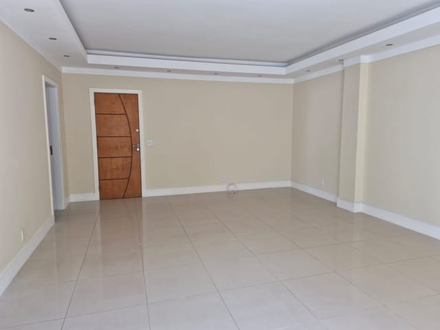 Apartamento 3 quartos e 1 banheiro, para alugar, no bairro Centro em Petrópolis