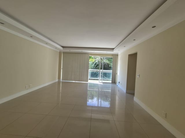 Apartamento 3 quartos e 1 banheiro, para alugar, no bairro Centro em Petrópolis