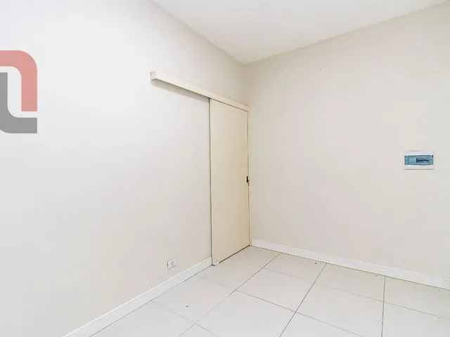 Apartamento 1 quarto e 1 banheiro, para alugar, no bairro São Francisco em Curitiba