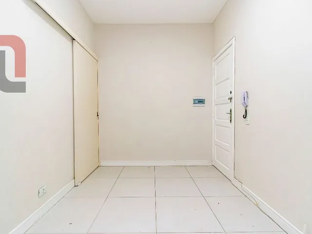 Apartamento 1 quarto e 1 banheiro, para alugar, no bairro São Francisco em Curitiba