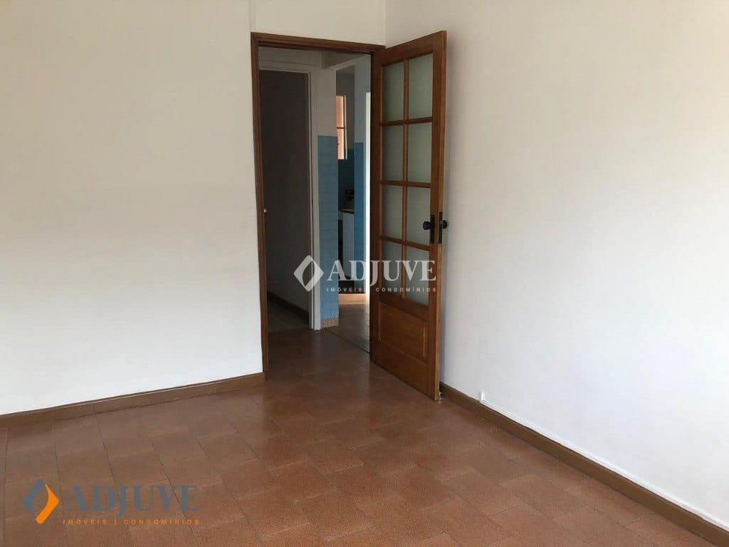 Apartamento à venda com 2 quartos, 142m² - Foto 2