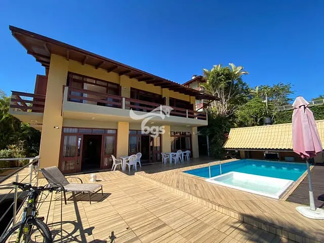 Sobrado com 572m² 4 quartos e 6 banheiros, à venda, no bairro Centro em Florianópolis