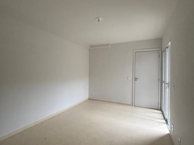 Apartamento 2 quartos e 1 banheiro, à venda, no bairro Duarte Silveira em Petrópolis