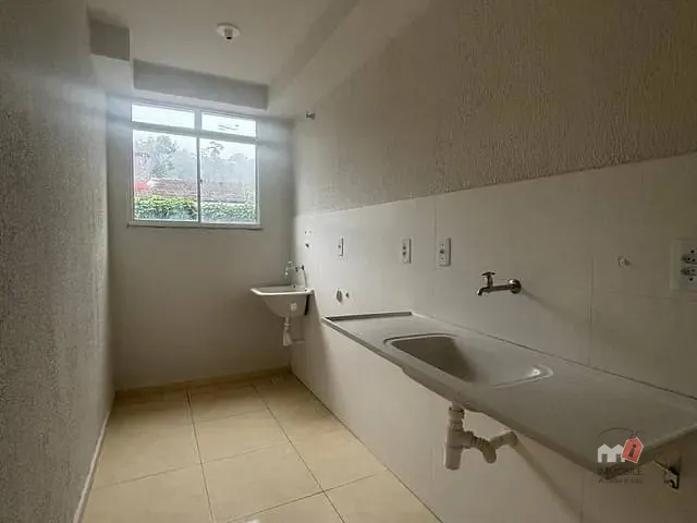 Apartamento 2 quartos e 1 banheiro, à venda, no bairro Duarte Silveira em Petrópolis