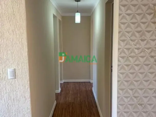 Apartamento 3 quartos e 1 banheiro, à venda, no bairro Campo Comprido em Curitiba