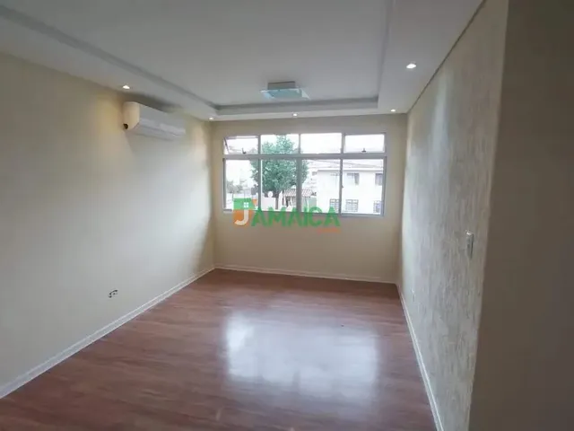 Apartamento 3 quartos e 1 banheiro, à venda, no bairro Campo Comprido em Curitiba