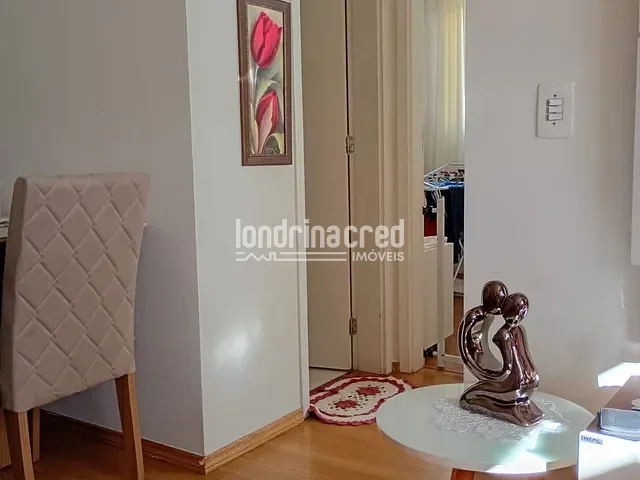 Apartamento 2 quartos e 1 banheiro, à venda, no bairro VILA DAS CEREJEIRA em Londrina