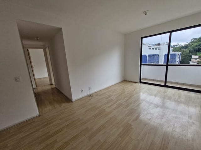 Apartamento 2 quartos e 2 banheiros, para alugar, no bairro Centro em Petrópolis
