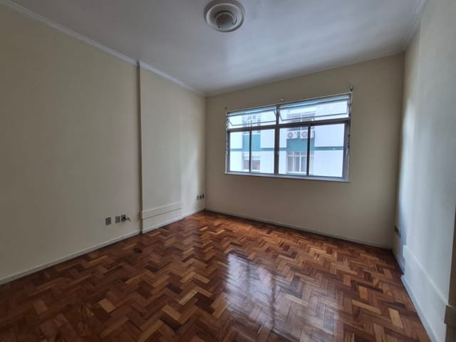 Apartamento 1 quarto e 1 banheiro, para alugar, no bairro Centro em Petrópolis