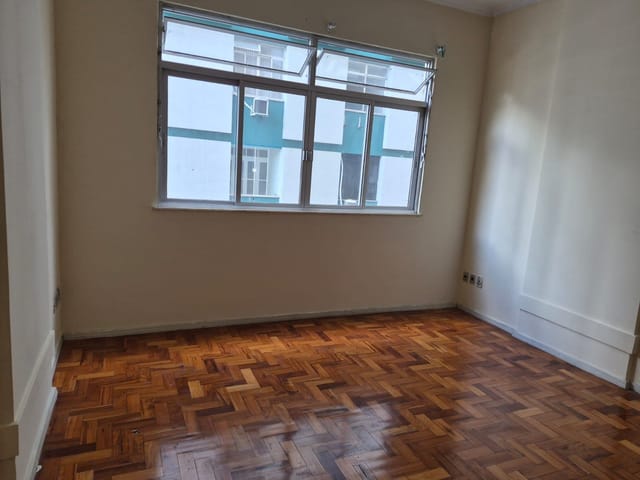 Apartamento 1 quarto e 1 banheiro, para alugar, no bairro Centro em Petrópolis