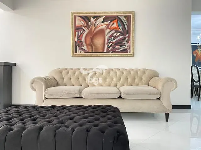 Apartamento com 250m² 3 quartos e 2 banheiros, à venda, no bairro Centro em Rua 1401