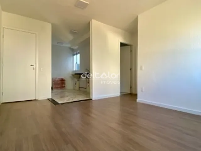 Apartamento 2 quartos e 1 banheiro, à venda, no bairro Trevo em Belo Horizonte