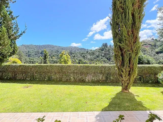 Apartamento com 160m² 3 quartos e 2 banheiros, à venda, no bairro Vale Encantado em Campos do Jordão