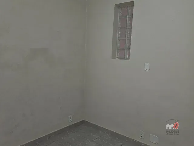 Apartamento 1 quarto e 1 banheiro, para alugar, no bairro Mosela em Petrópolis