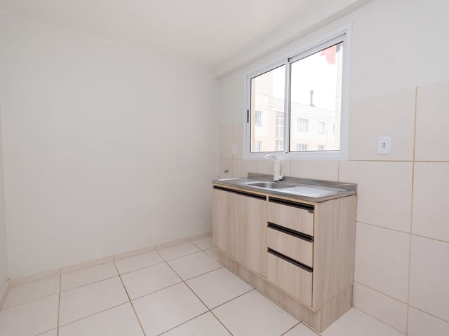 Apartamento com 54m² 2 quartos e 1 banheiro, para alugar, no bairro Areal em Pelotas