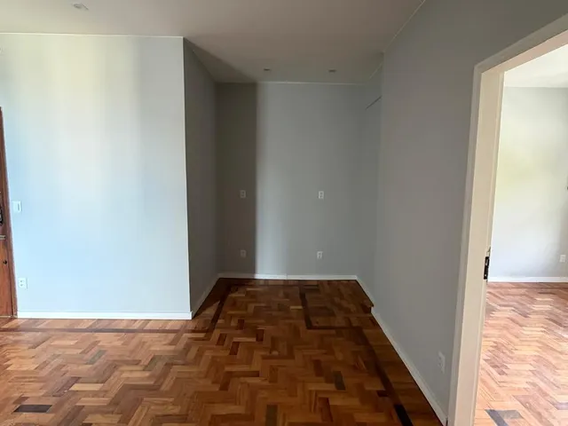 Apartamento 3 quartos e 2 banheiros, para alugar, no bairro Centro em Petrópolis