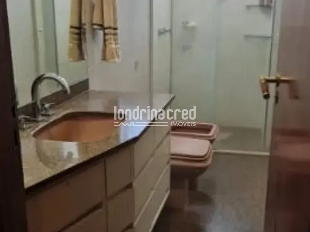 Apartamento com 276m² 4 quartos e 3 banheiros, à venda, no bairro Edificio Mont Blanc em Londrina