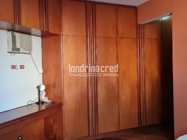 Apartamento com 276m² 4 quartos e 3 banheiros, à venda, no bairro Edificio Mont Blanc em Londrina