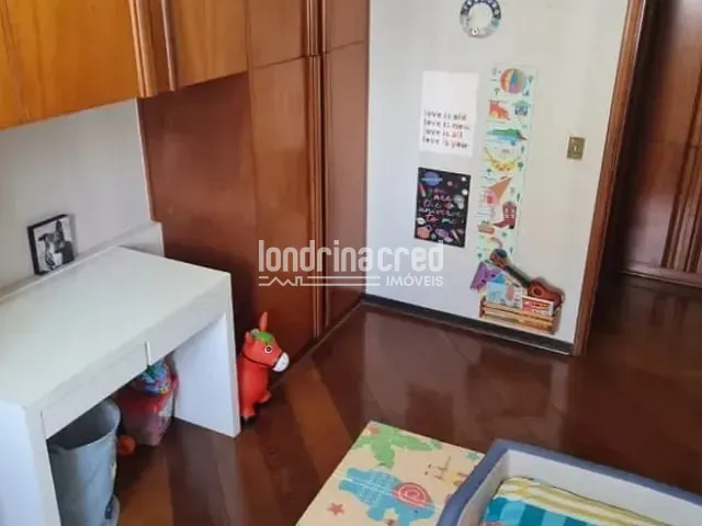 Apartamento com 276m² 4 quartos e 3 banheiros, à venda, no bairro Edificio Mont Blanc em Londrina