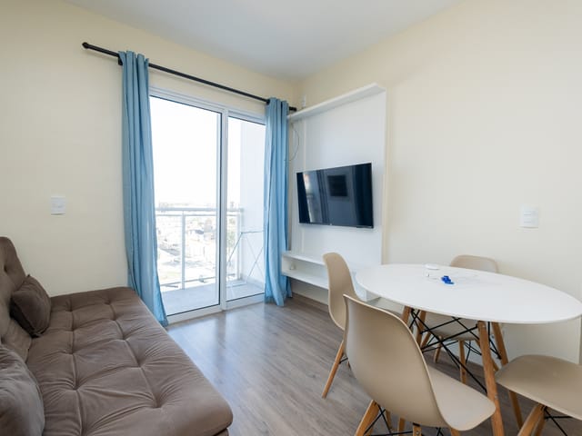 Apartamento 2 quartos e 1 banheiro, para alugar, no bairro Três Vendas em Pelotas