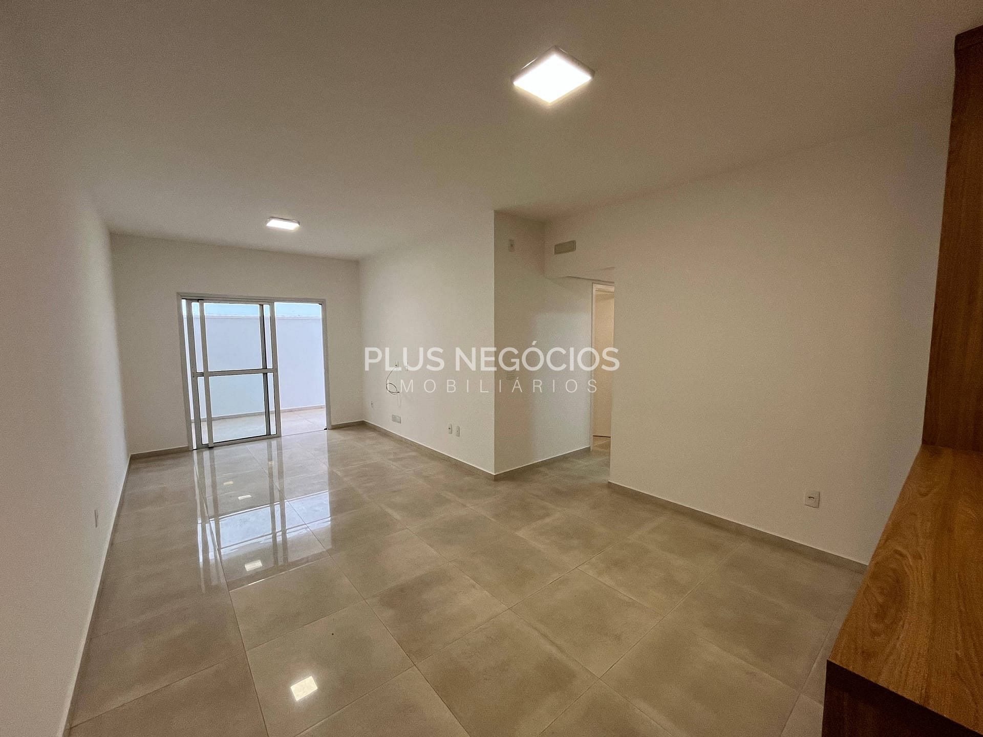 Apartamento para alugar com 3 quartos, 83m² - Foto 3