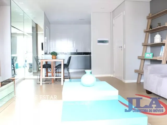 Apartamento 2 quartos e 2 banheiros, à venda, no bairro Cristo Rei em Curitiba