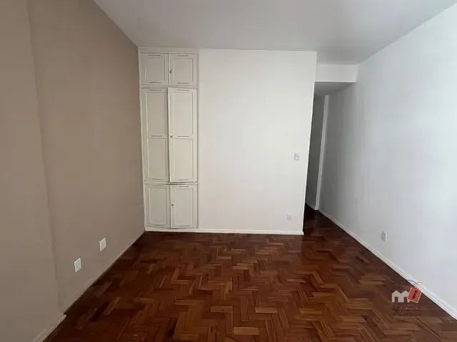Apartamento 1 quarto e 1 banheiro, à venda, no bairro Centro em Petrópolis