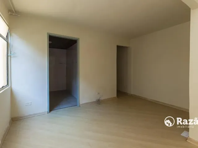 Apartamento 2 quartos e 1 banheiro, para alugar, no bairro Barreirinha em Curitiba
