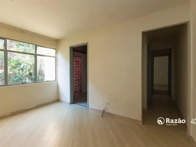 Apartamento 2 quartos e 1 banheiro, para alugar, no bairro Barreirinha em Curitiba