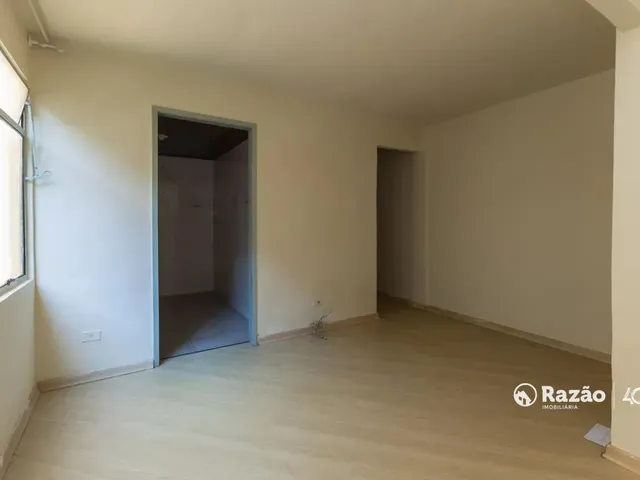 Apartamento 2 quartos e 1 banheiro, para alugar, no bairro Barreirinha em Curitiba
