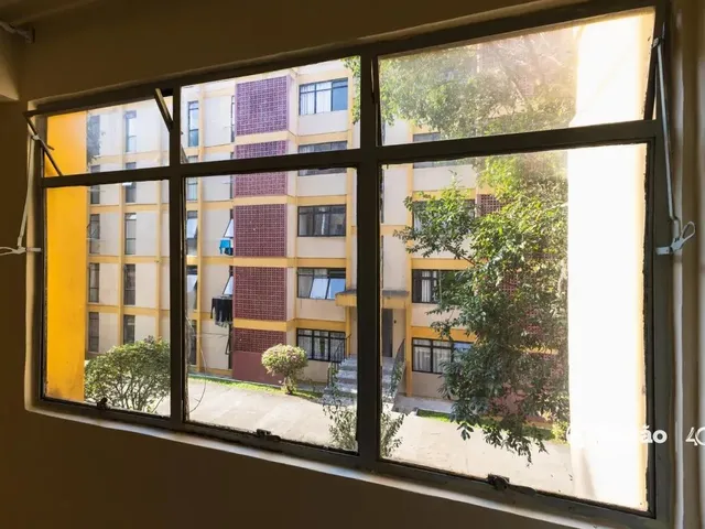 Apartamento 2 quartos e 1 banheiro, para alugar, no bairro Barreirinha em Curitiba