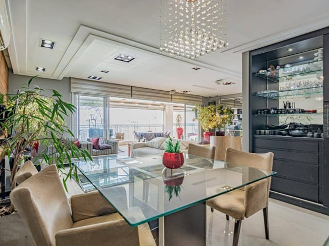 Apartamento com 206m² 4 quartos e 5 banheiros, à venda ou para alugar, no bairro Vila Romana em São Paulo
