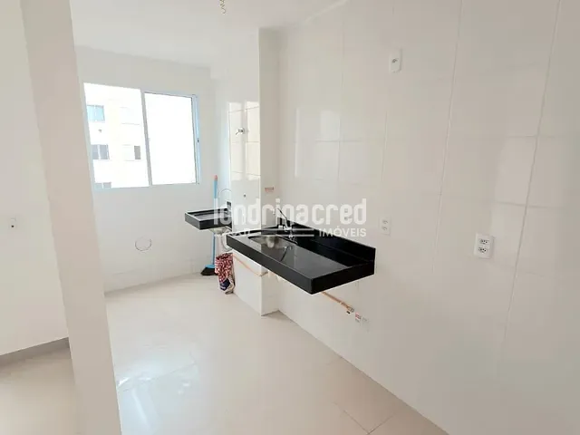 Apartamento 2 quartos e 1 banheiro, à venda, no bairro Condomínio Laguna Málaga em Londrina