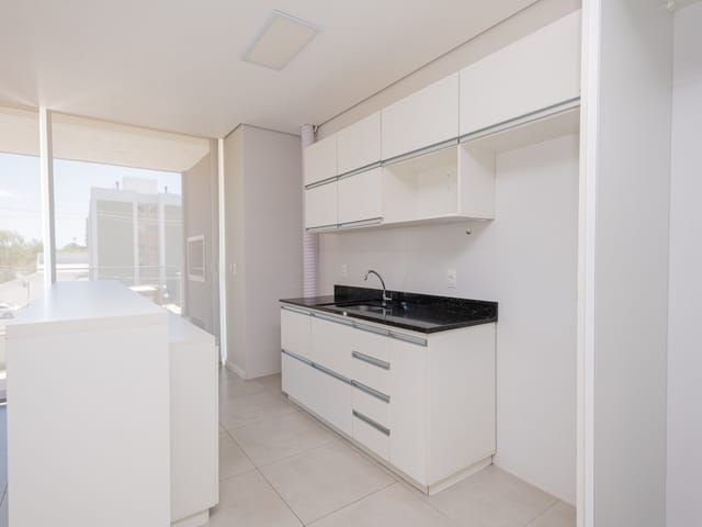 Apartamento 2 quartos e 2 banheiros, à venda ou para alugar, no bairro Areal em Pelotas