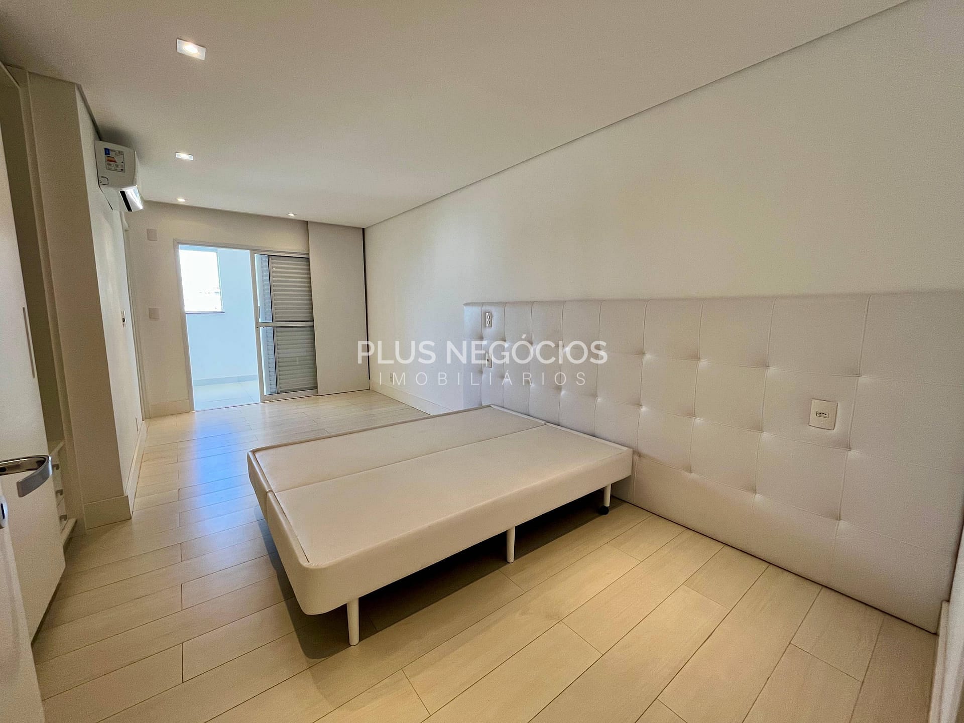 Apartamento para alugar com 4 quartos, 340m² - Foto 18