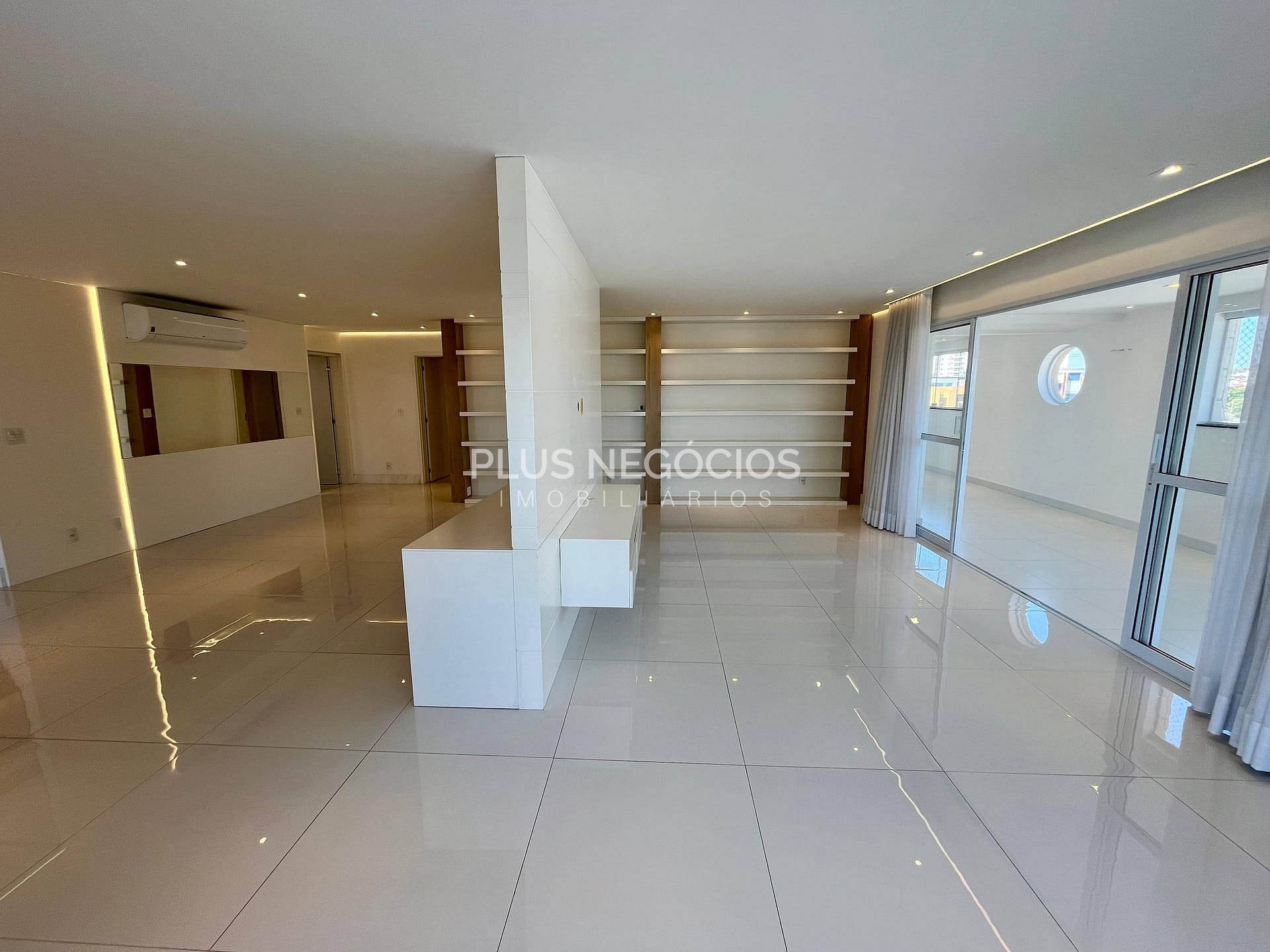 Apartamento para alugar com 4 quartos, 340m² - Foto 51