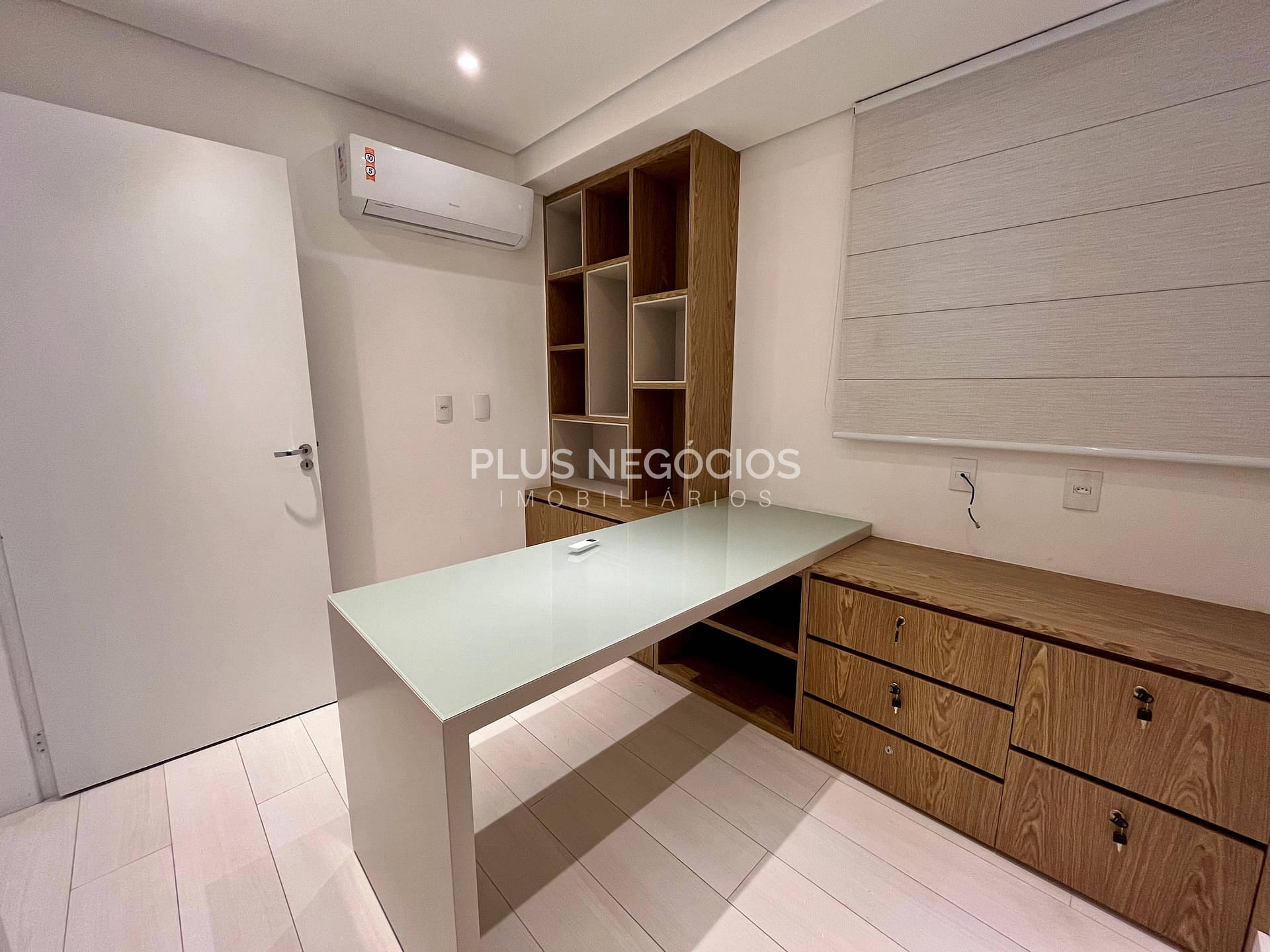 Apartamento para alugar com 4 quartos, 340m² - Foto 28