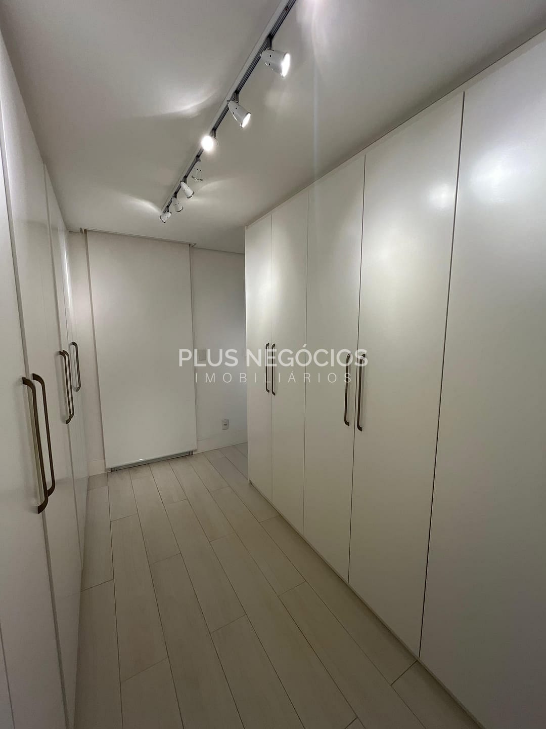Apartamento para alugar com 4 quartos, 340m² - Foto 54