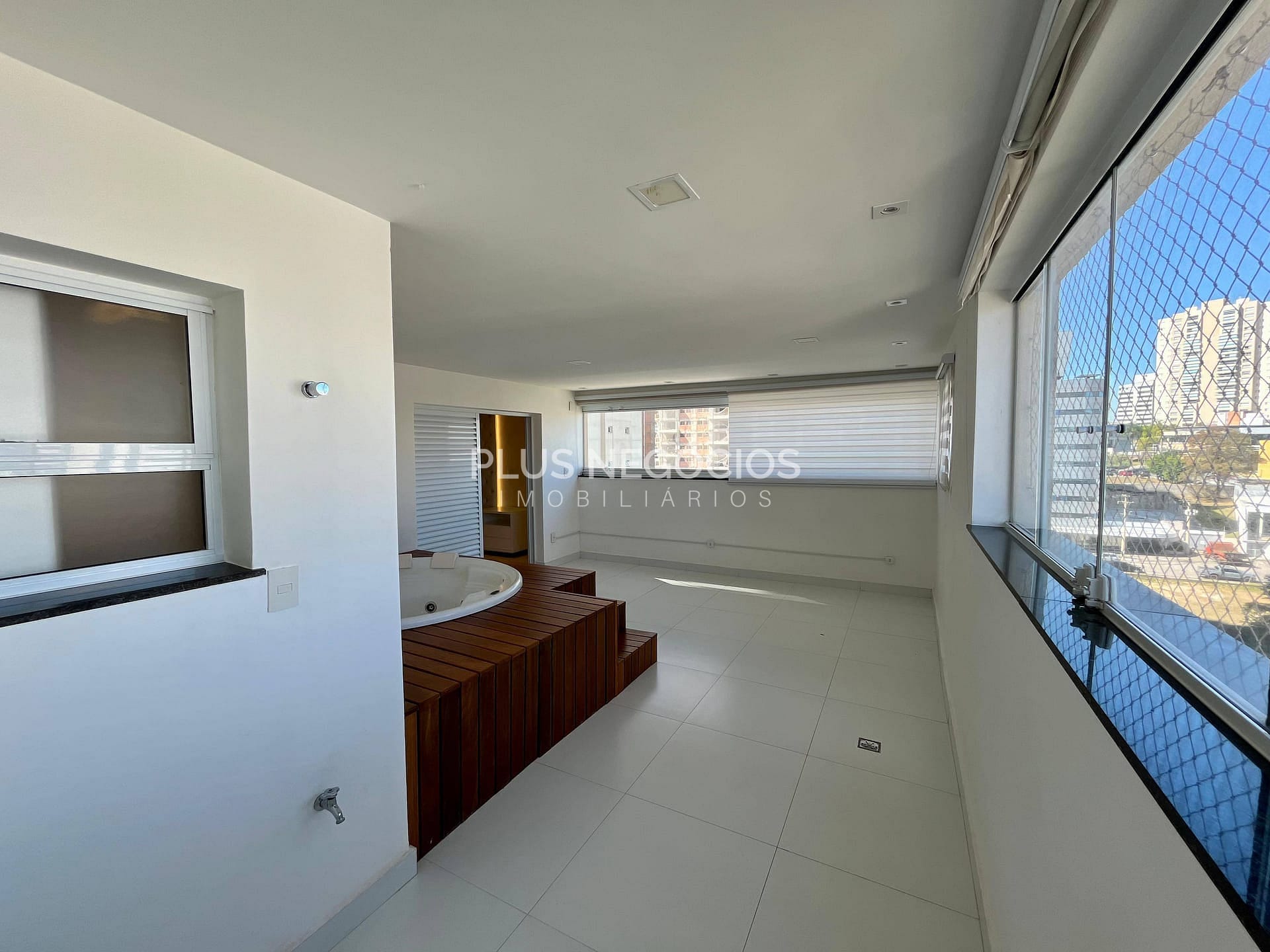 Apartamento para alugar com 4 quartos, 340m² - Foto 15
