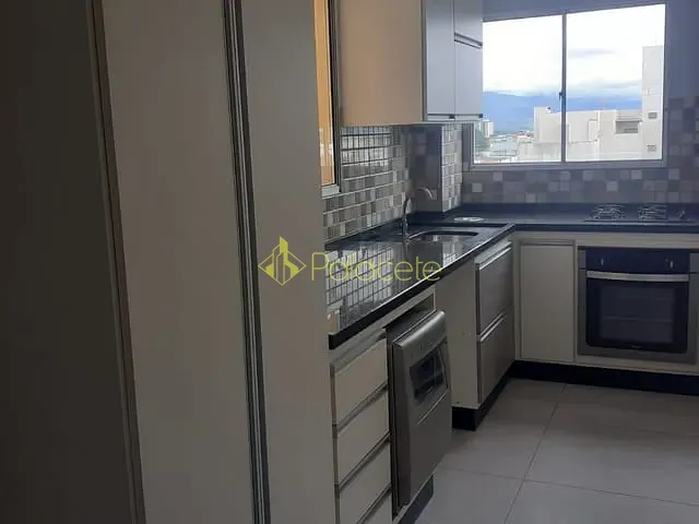 Apartamento com 82m² 2 quartos e 1 banheiro, à venda ou para alugar, no bairro Jardim Rosely em Pindamonhangaba