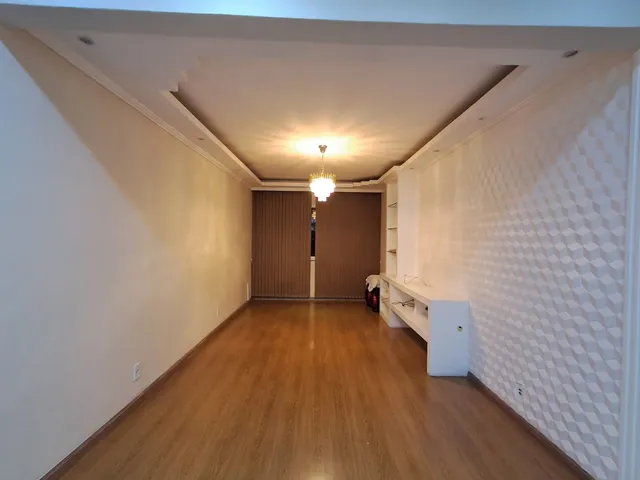 Apartamento 2 quartos e 2 banheiros, para alugar, no bairro Centro em Petrópolis