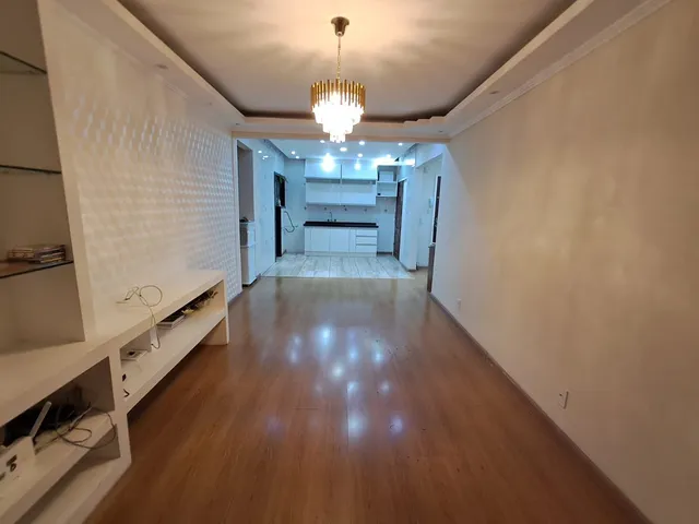 Apartamento 2 quartos e 2 banheiros, para alugar, no bairro Centro em Petrópolis