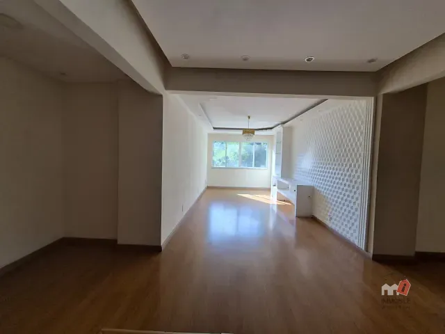 Apartamento 2 quartos e 2 banheiros, para alugar, no bairro Centro em Petrópolis